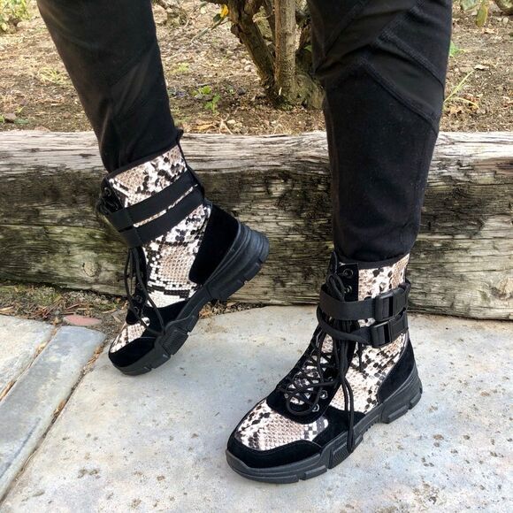 Stylish Black and Snake Print Women's Boots - Picture 7 of 7